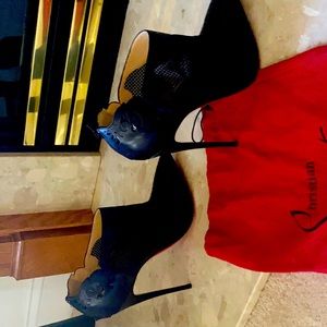 Never Worn Authentic Christian Louboutin 39 1/2